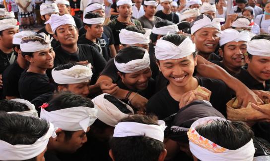 Perang Ketipat atau Siat Ketipat